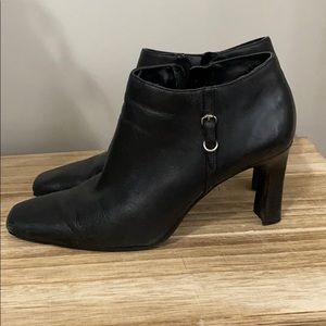 Bandolino black ankle boot